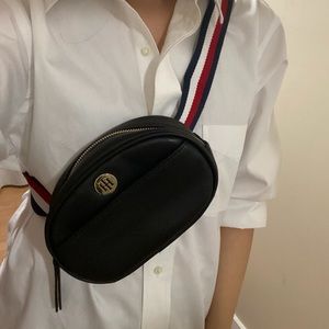 Tommy Belt bag